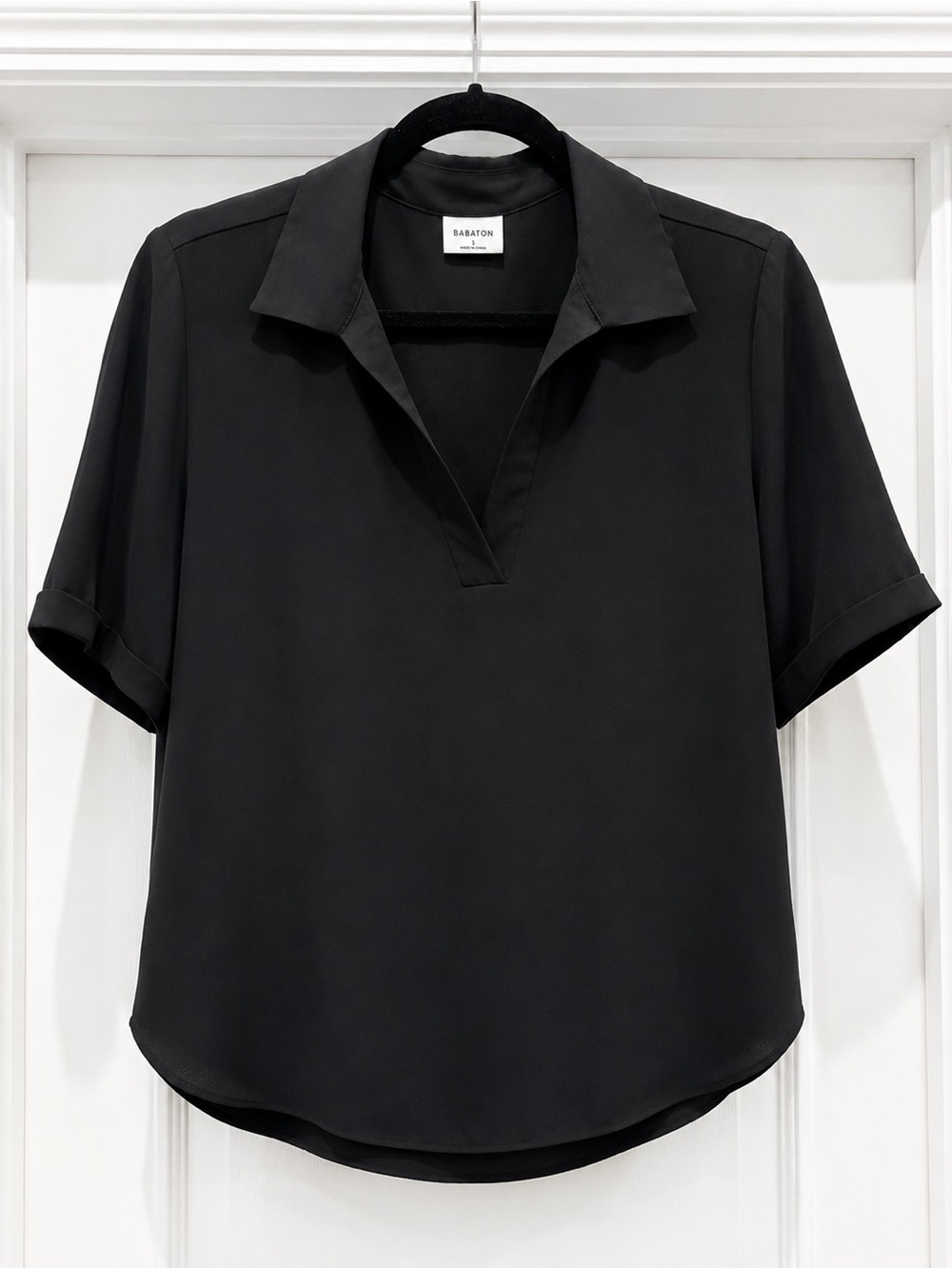 Aritzia Babaton Black Short Sleeve Collared Blouse – Size Small